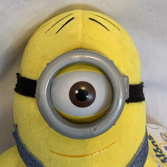 Despicable Me Minions Movie Stuart 6 Inch Plush Illumination Entertainment - Picture 5 of 12